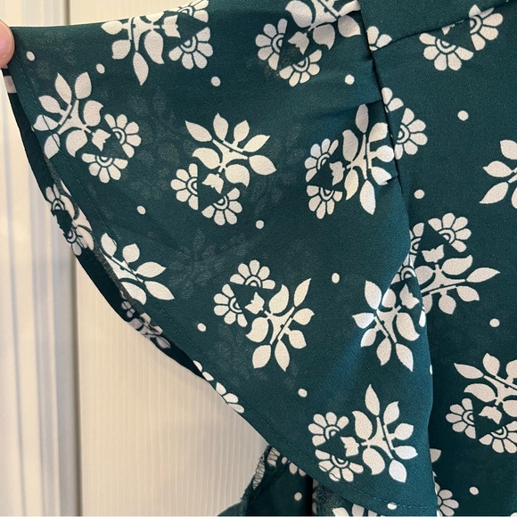 LOFT XS Blouse Cap Sleeve One Button Front Opening Green/White Semi Sheer - Picture 4 of 6